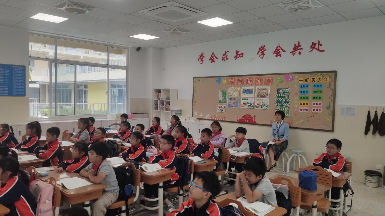 【湖畔·协同育人】课程落实展新篇，督学引领促发展——金陵小学（仙林湖校区）10月专项督导_html_5171b088.jpg