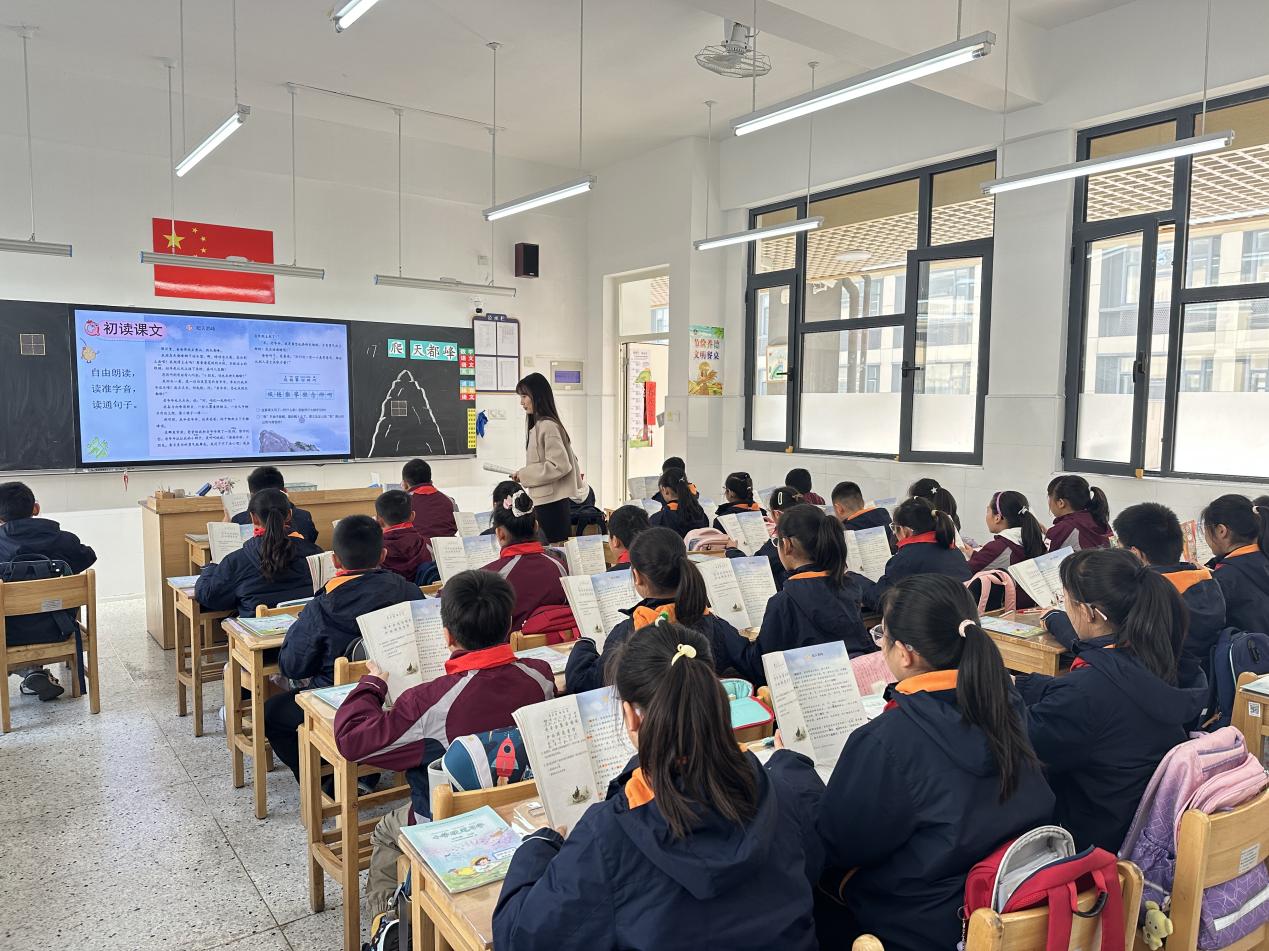 【博学广志】聚焦习作单元，共研教学策略——金陵小学广志路校区四年级语文组教研活动_html_67f95960.jpg