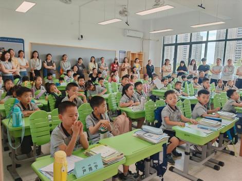 【湖畔·学生活动】迈好成长第一步，快乐启航新旅程——南京市金陵小学（仙林湖校区）2025级一年级新生入学培训_html_m24607e88.jpg