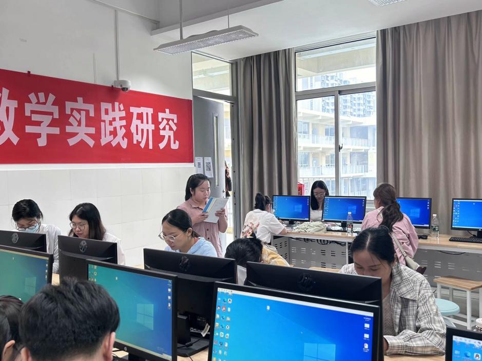 【湖畔·童化课堂】以问题链为导向的大单元教学实践研究——记栖霞区第四周小学信息科技主题课例研修活动_html_30e63cc5.jpg