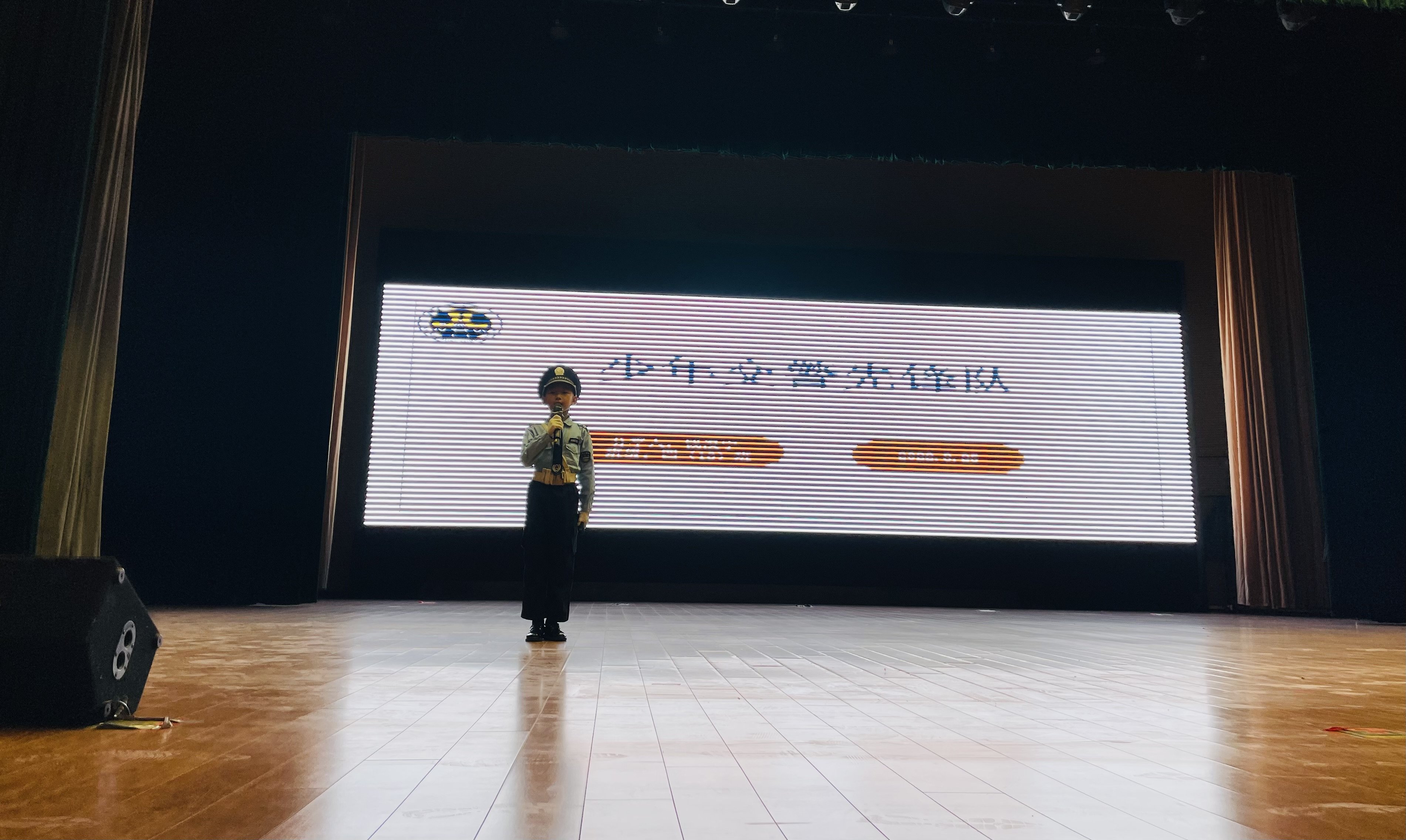 【湖畔光影】从此携手，让美好发生——金陵小学（仙林湖校区）一年级新生家长会_html_1440e890.jpg