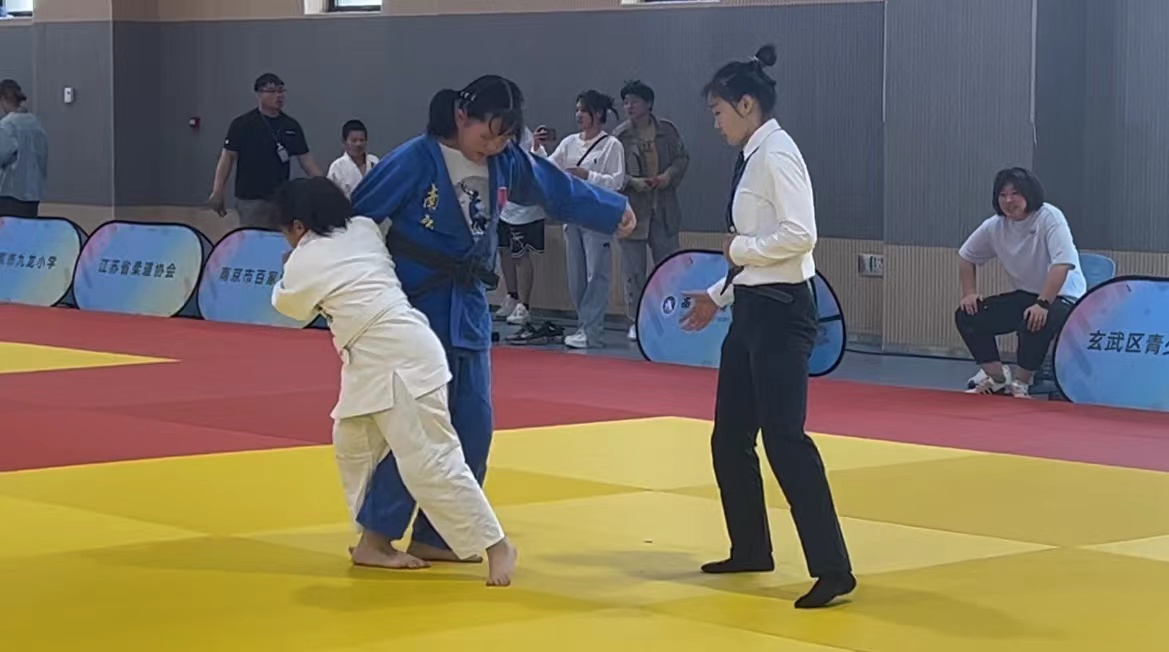 【博学广志】 精力善用，自他共荣——柔道少年展风采_html_7d94a79a.jpg