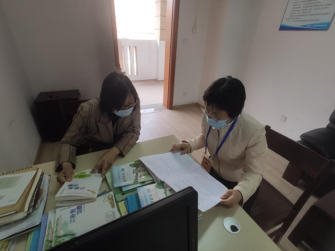 【湖畔·协同育人】规范作业管理，减负增效提质——记金陵小学（仙林湖校区）4月“作业管理”专项督导_html_m44a7bcfb.jpg