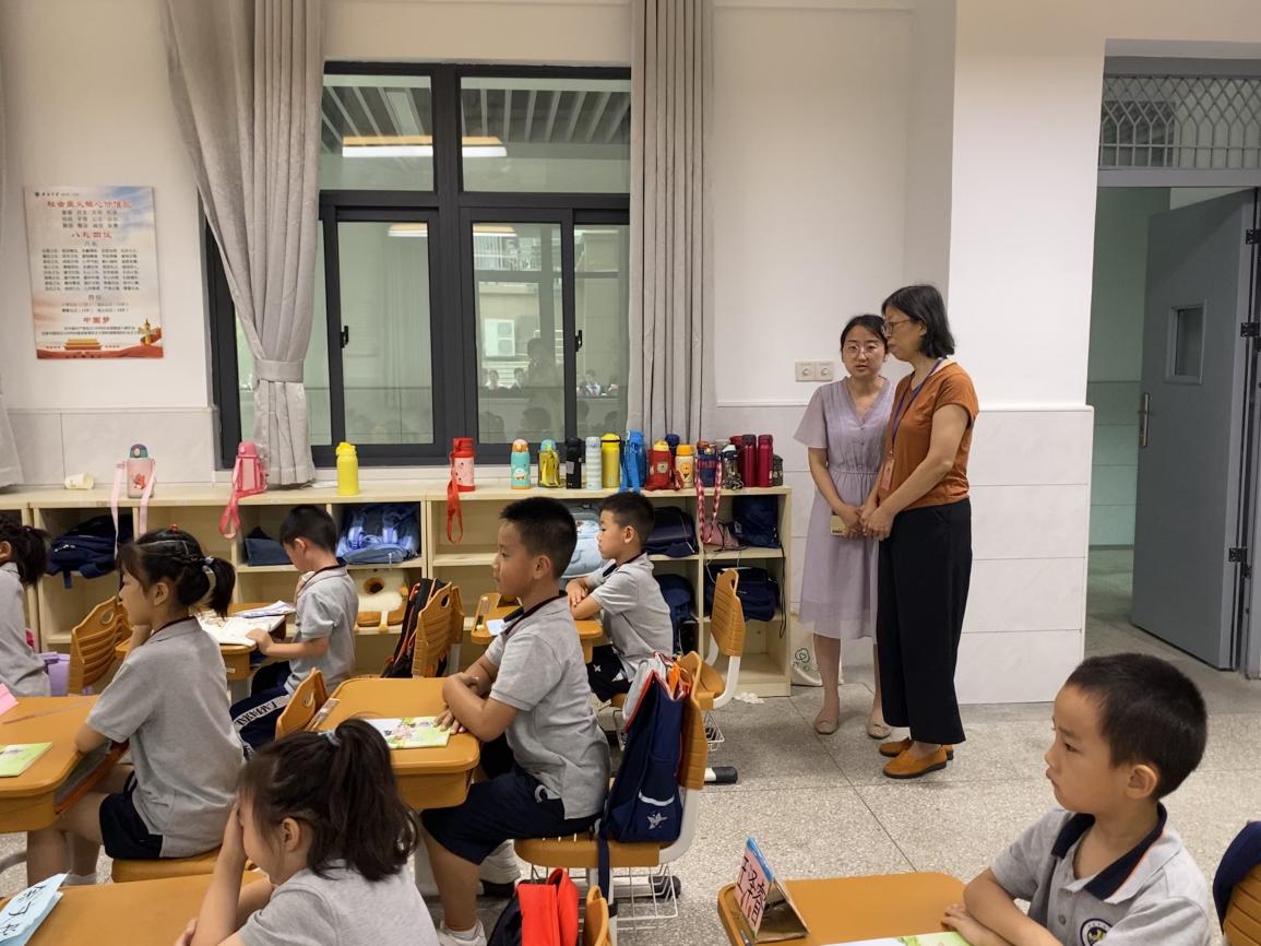 【湖畔光影】开学督查促提升，凝心聚力启征程—记金陵小学（仙林湖校区）9月份迎接“双减”及课后服务专项督导检查_html_m2ce0112.jpg