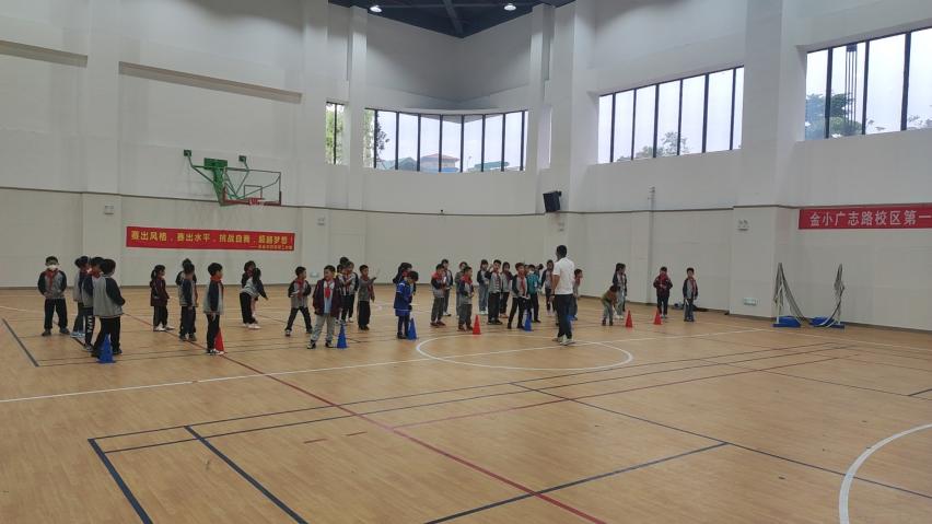 【博学广志】展风采 促成长——金陵小学广志路校区体育组新教师课堂展示课_html_7a7a9b10.jpg
