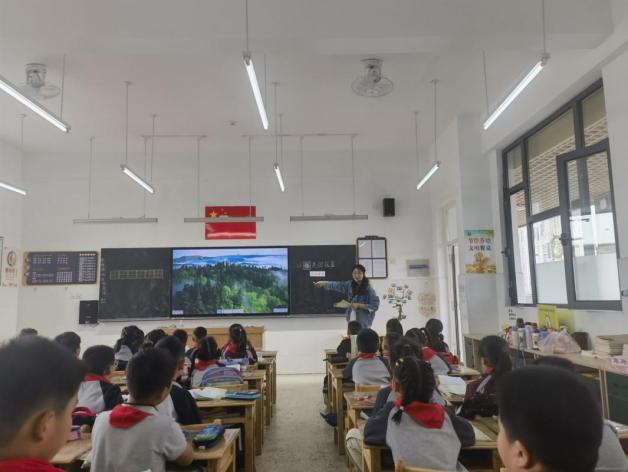 【博学广志】潜心钻研勤思考  课堂磨砺促成长——金陵小学广志路校区新教师亮相课侧记（三）_html_m5cc335bc.jpg
