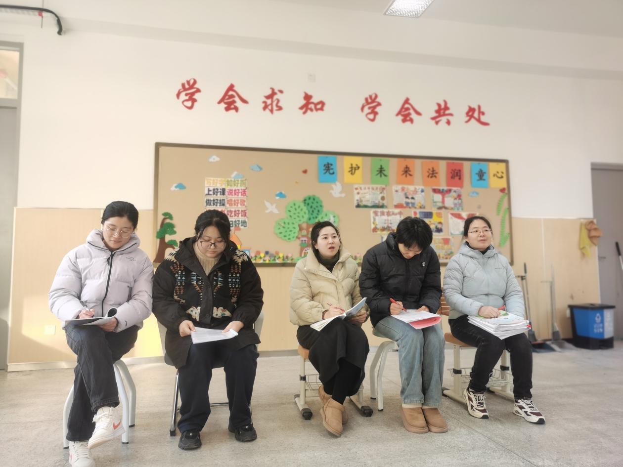 【湖畔·童化课堂】剖析问题本质，领悟数学之美——数学校本研修之课例研讨（237）_html_m37e9ede0.jpg