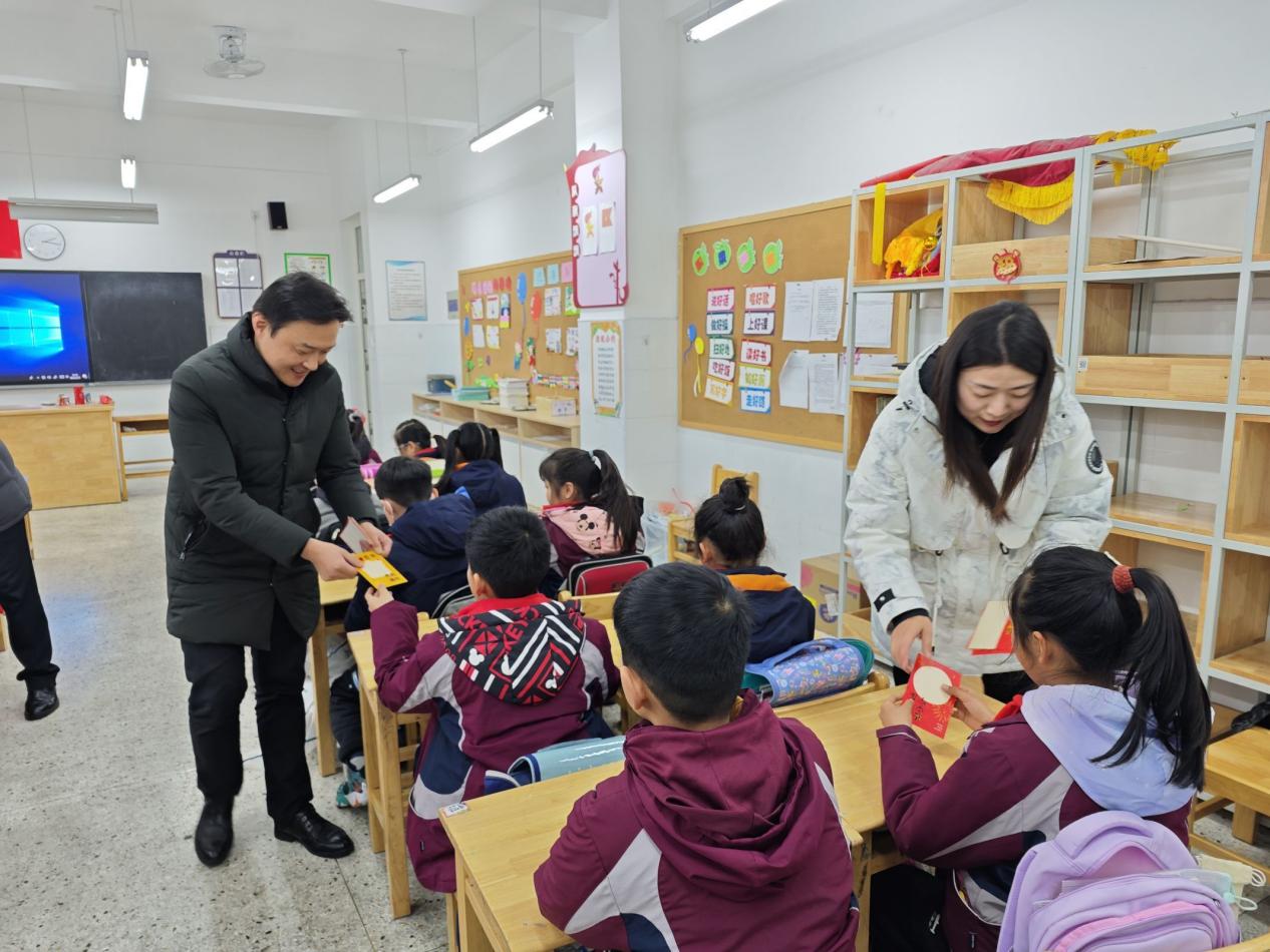 【博学广志】前程朤朤今胜昔 龙行龘龘新学期——记金陵小学广志路校区2023-2024学年第二学期开学典礼_html_1669d498.jpg