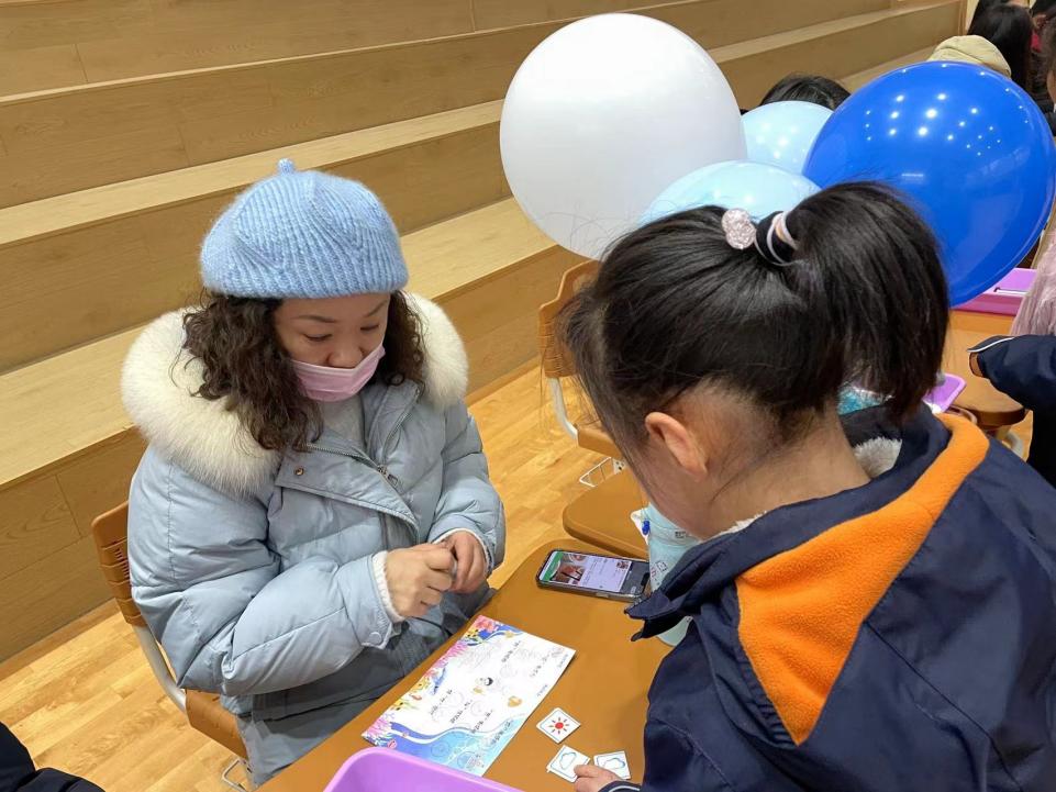 乐考无“纸”境，多元趣成长——“探寻成长足迹·逐梦星辰大海”金陵小学（仙林湖校区）二年级学科游园活动_html_m116c029d.jpg