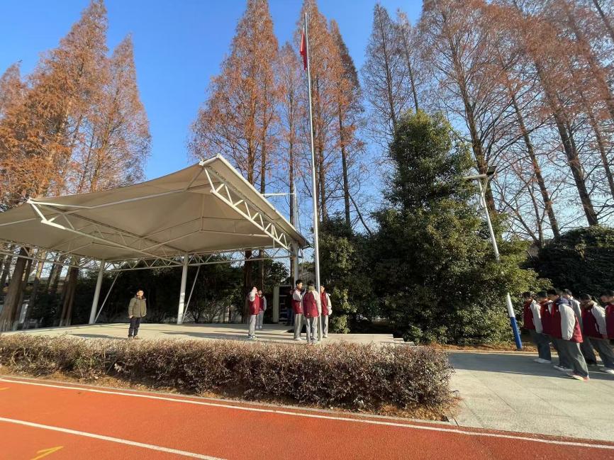 【尊荣营中】全力赴期末 奋进谱华章——南京市营防中学18周升旗仪式暨期末考试动员主题晨会