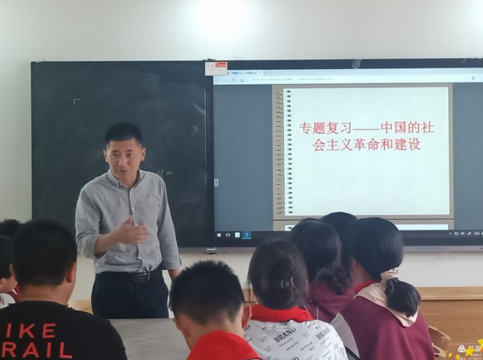 【尊荣营中 团学时空】南京市营防中学召开共青团员“四史”学习会（三）
