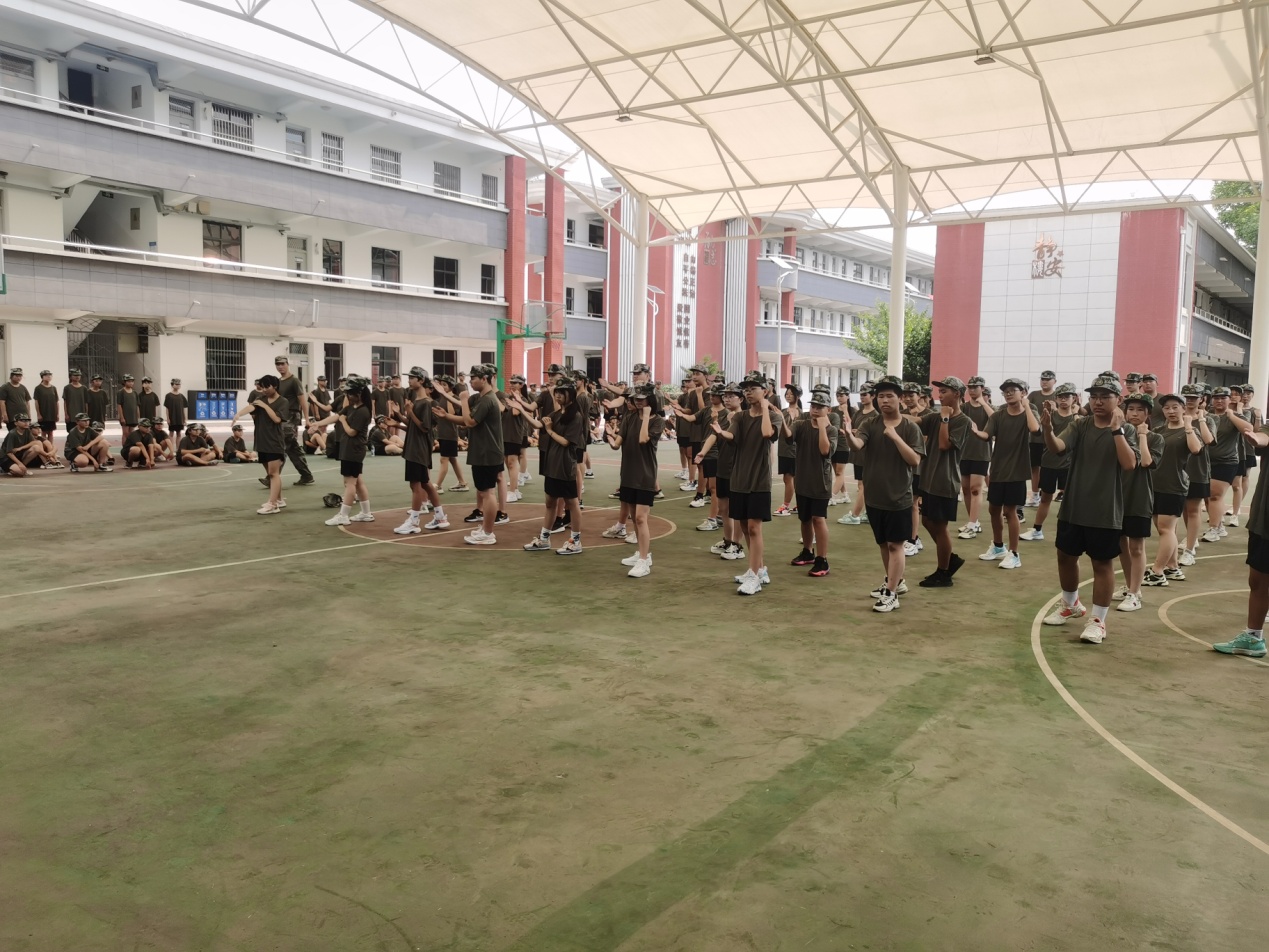 少年神采 国防未来（1）_html_m42aeff45.jpg