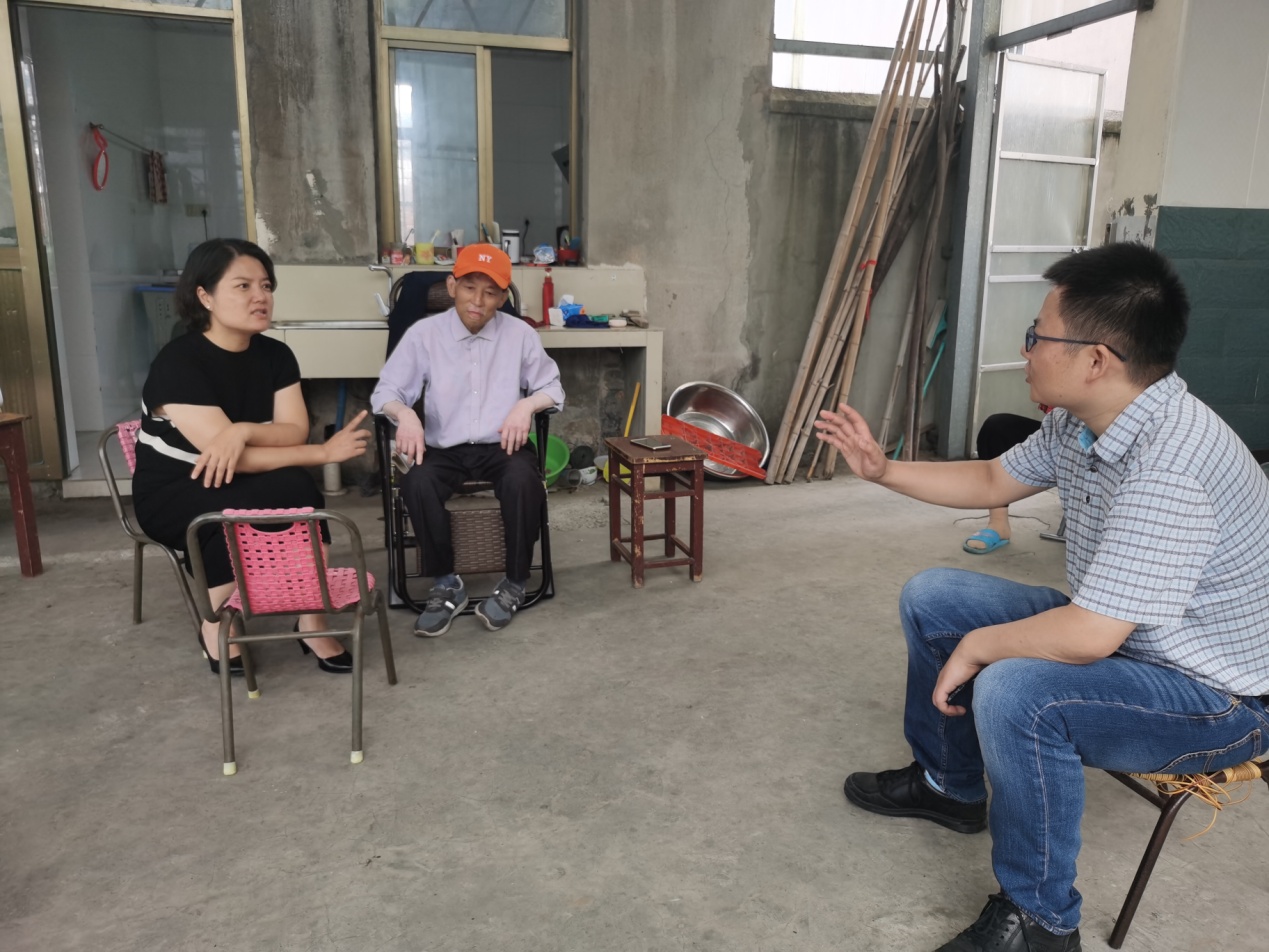 情系教育教师  慰问暖心感人_html_m3e1a94b3.jpg
