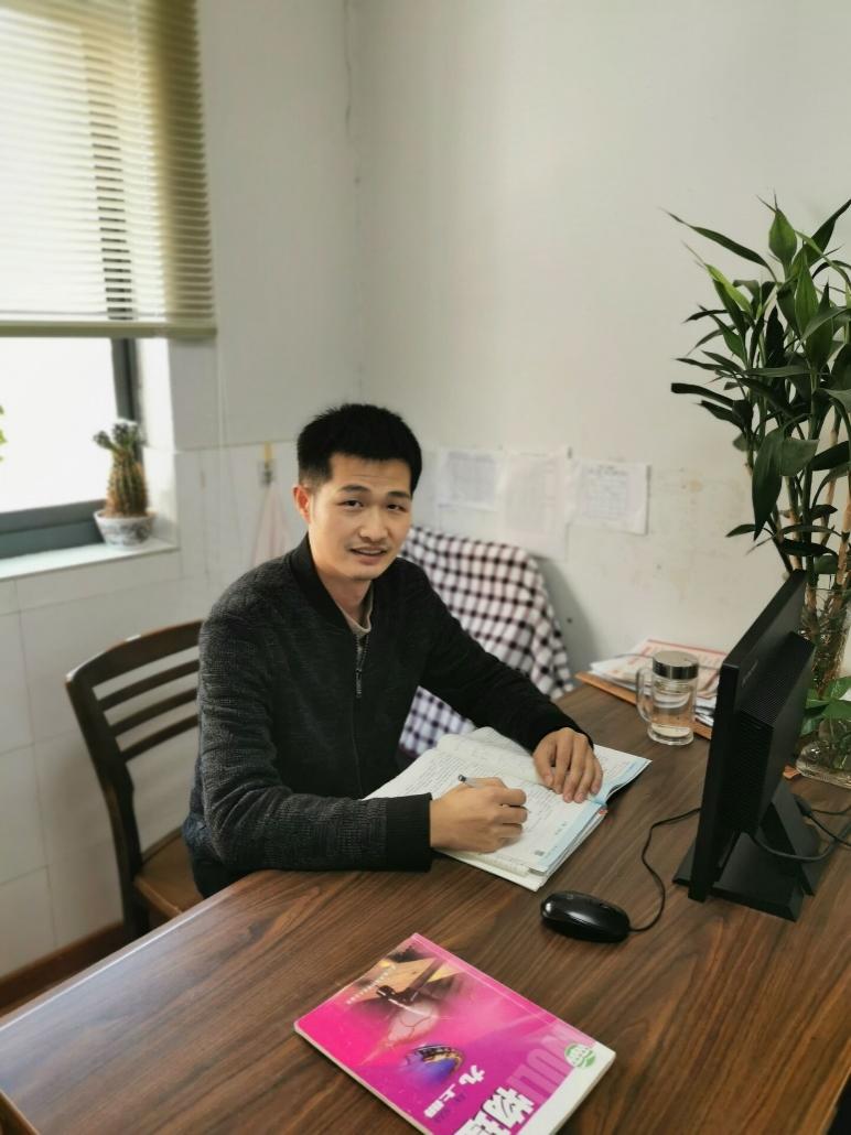 【尊荣营中●教师】以三尺讲台，揽星辰大海——程在起老师教育故事分享