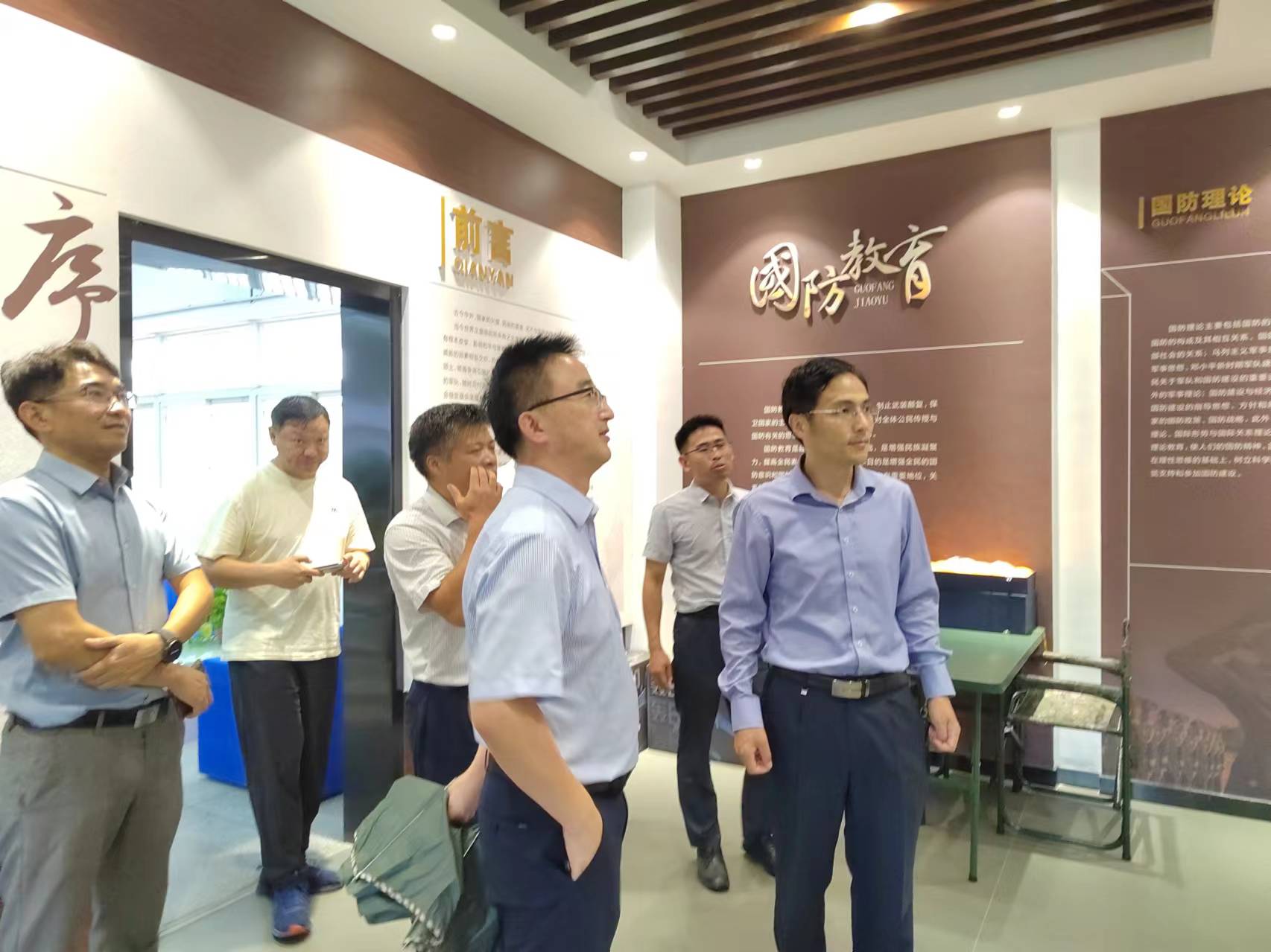 南京市国动办莅临南京市营防中学调研指导工作_html_m39b3614c.jpg