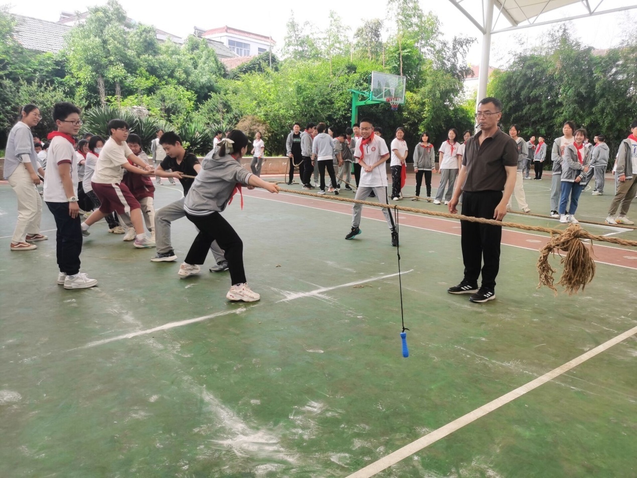 拔河比赛新闻稿_html_m5b50f8d1.jpg