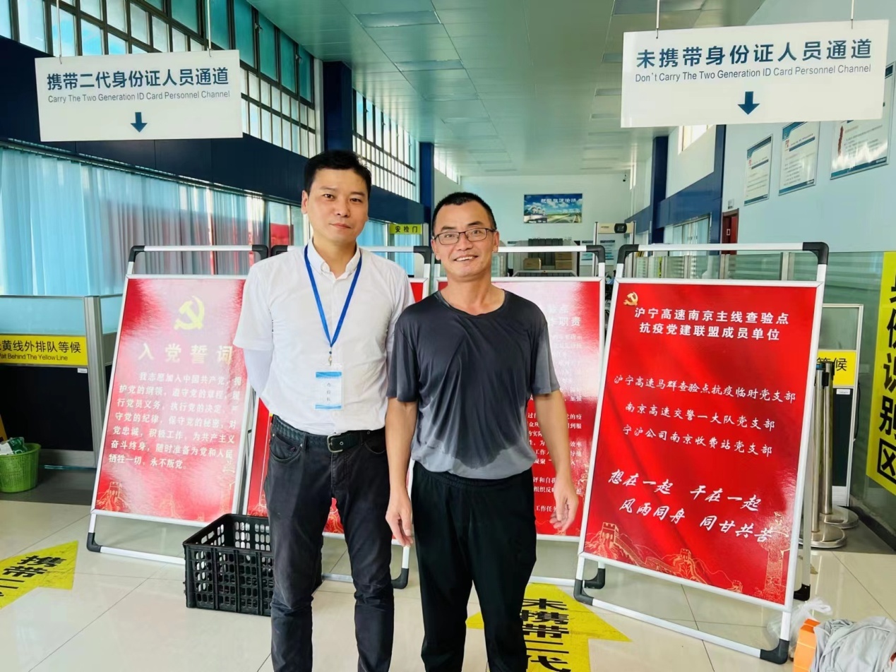 【尊荣营中】桃李  不言 下自成蹊——杨仕春老师教育故事_html_m129e56.jpg