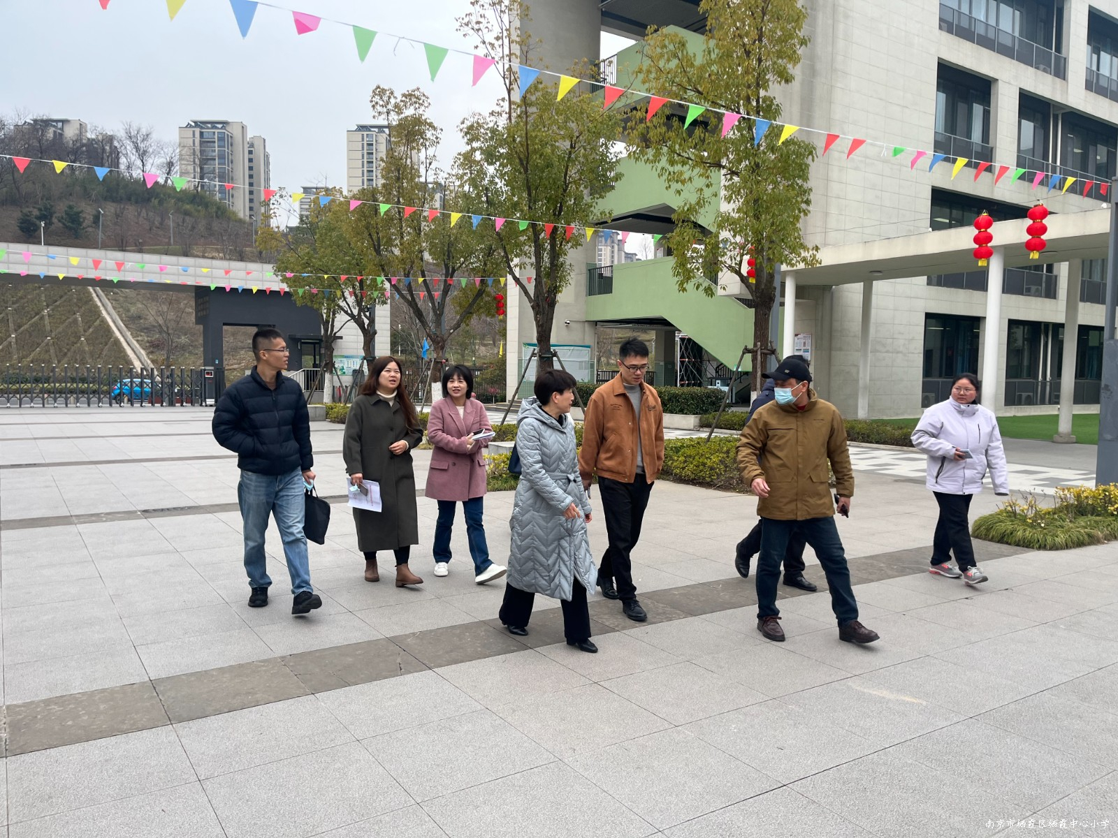 20240306南外仙林分校华侨城小学接受南京市校园食品安全排查整治互查专项行动互查工作1.jpg