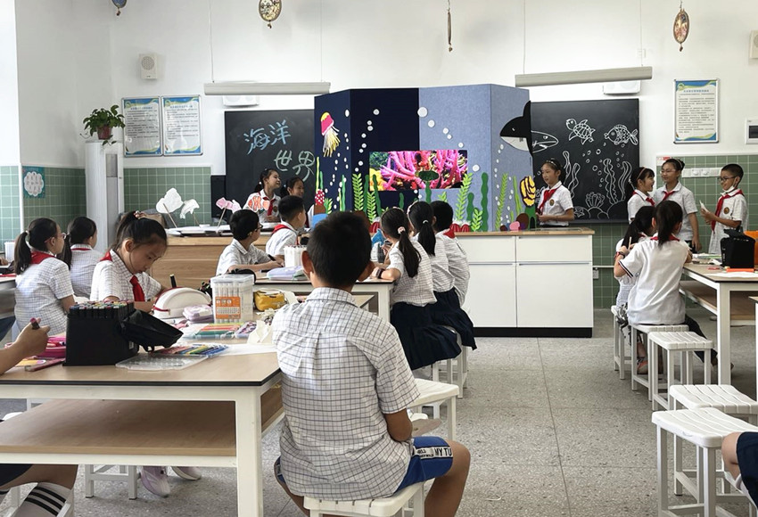 210926华小综合组开展校本主题研修活动之三《海洋世界》 图片1.jpg