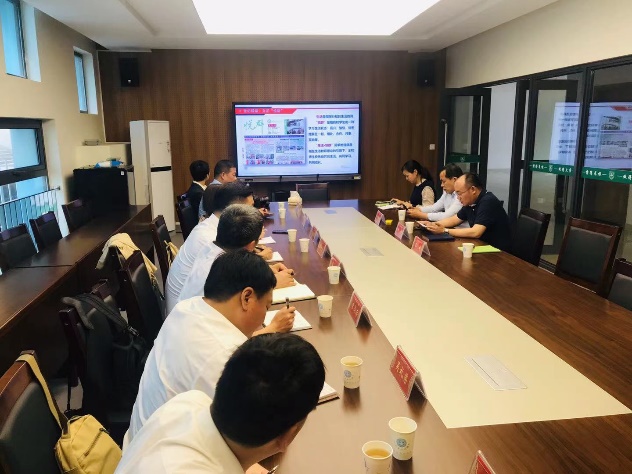 陕西省商洛市教育代表来燕子矶中心小学参访_html_m19c50b2d.jpg