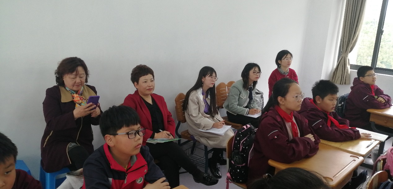 青海省湟中小学到燕子矶中心小学参观访问_html_m23157142.jpg