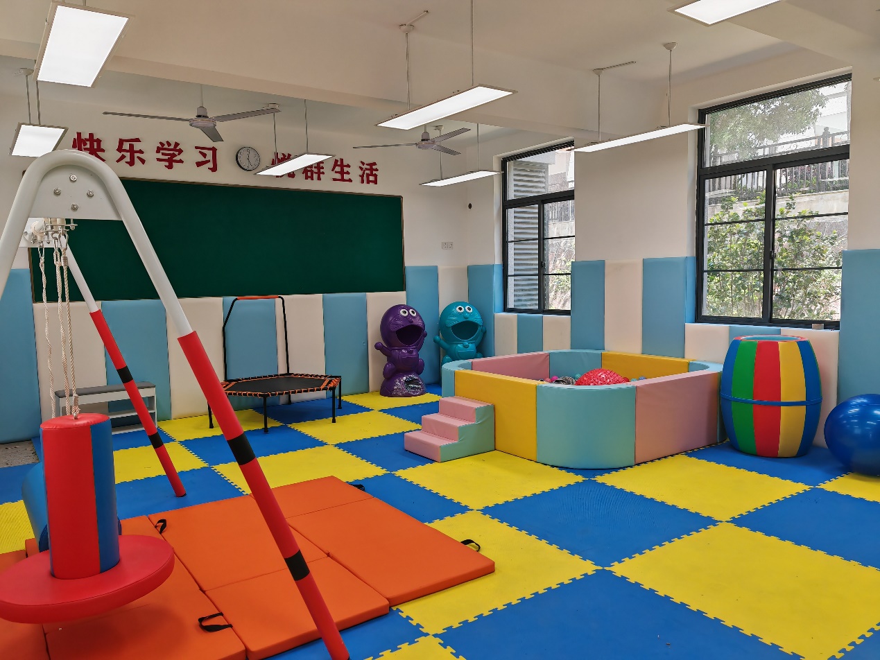 燕子矶中心小学资源教室2024.6.3_html_49be1a7d.jpg