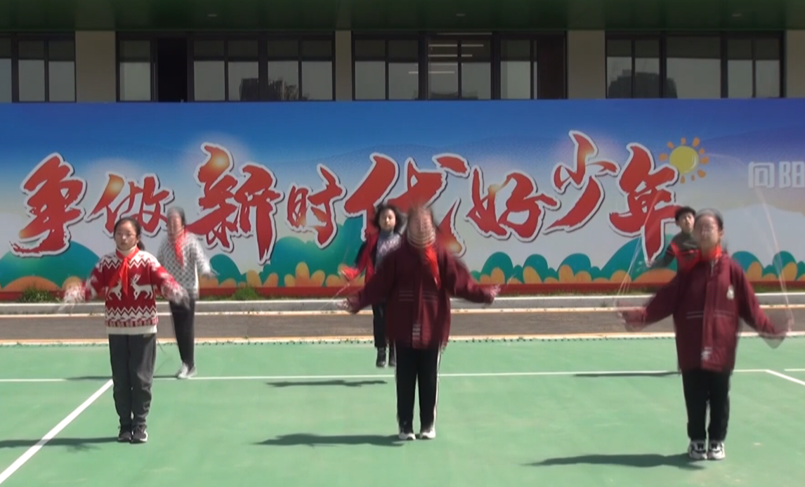 C28-8-2-2  燕小12月跳绳、踢毽子比赛_html_35eee2cc.png