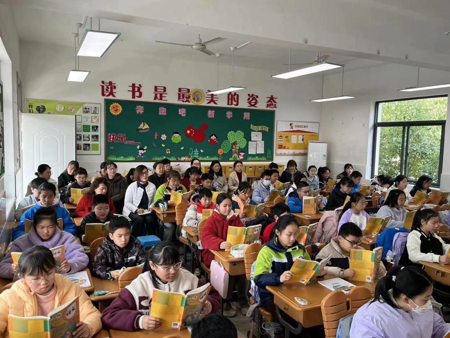主题课例月报道_html_3957e188.jpg
