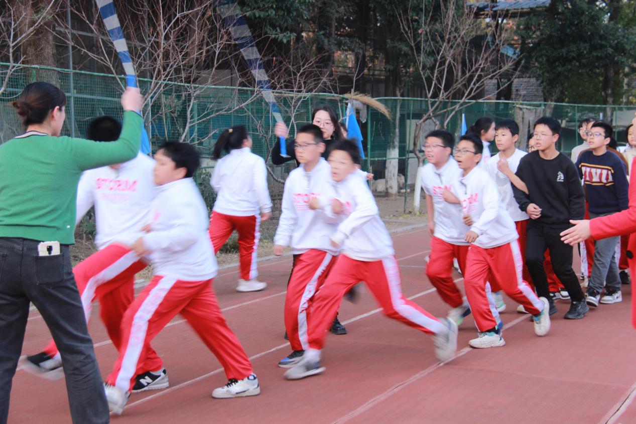 幕府山庄小学第六届冬季运动会(1)_html_8a384cd.jpg