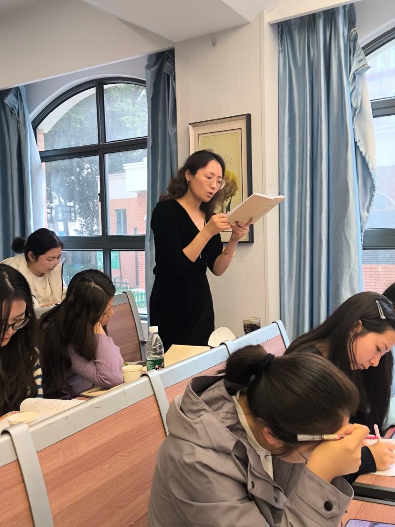 区语文教研活动新闻稿1021_html_6ac93aa4.jpg