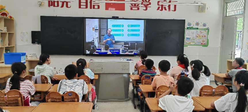 牢固树立网络安全意识，提升网络文明素养—2024年幕府山庄小学网络安全宣传周系列活动报道_html_54c789e2.jpg