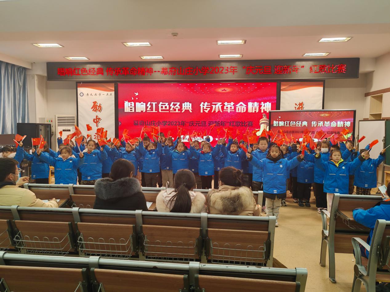 唱响红色经典 传承革命精神 红歌报道_html_1e0b71b4.jpg