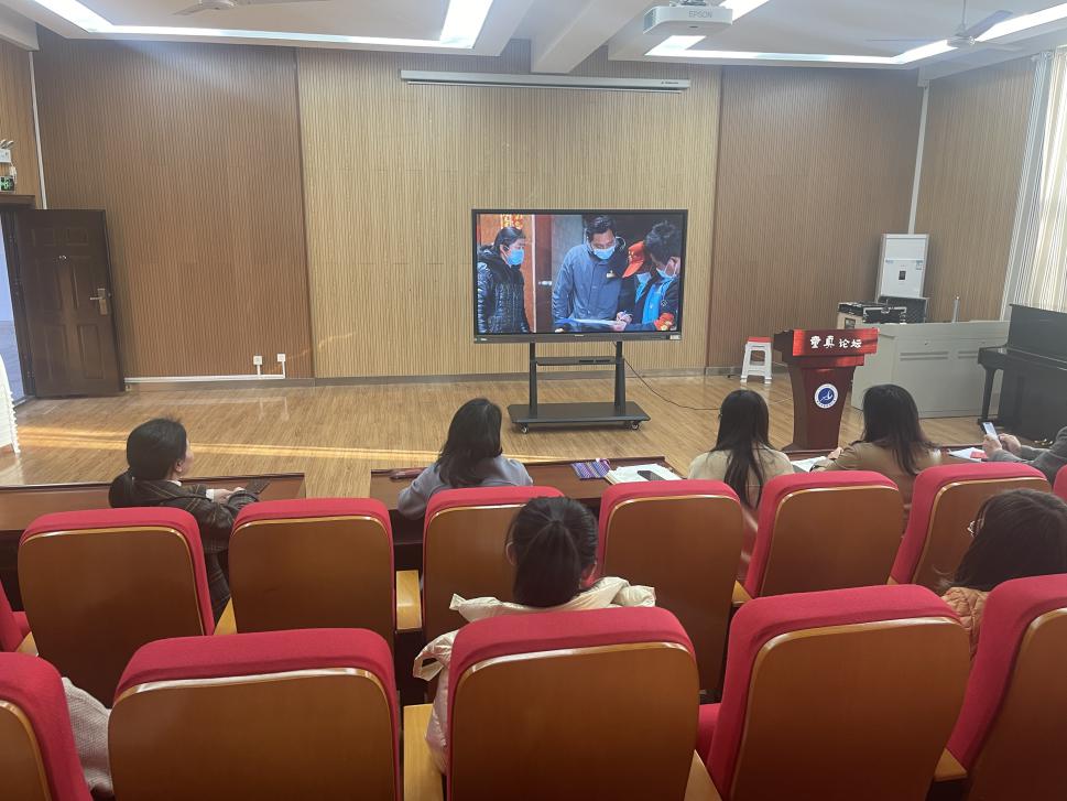 防控疫情 党员先行_html_m275478c2.jpg