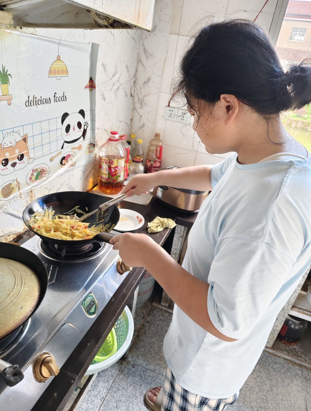 【行健中桥】暑期家务劳动，让成长“接地气”