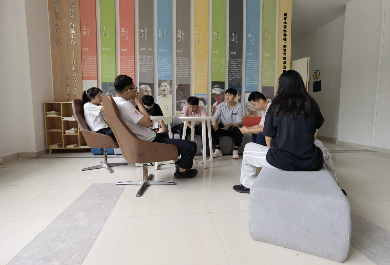 2.2思维碰撞促成长,足球聚力共发展暨“南京市金陵小学体育校本教研活动_html_m4369014f.jpg