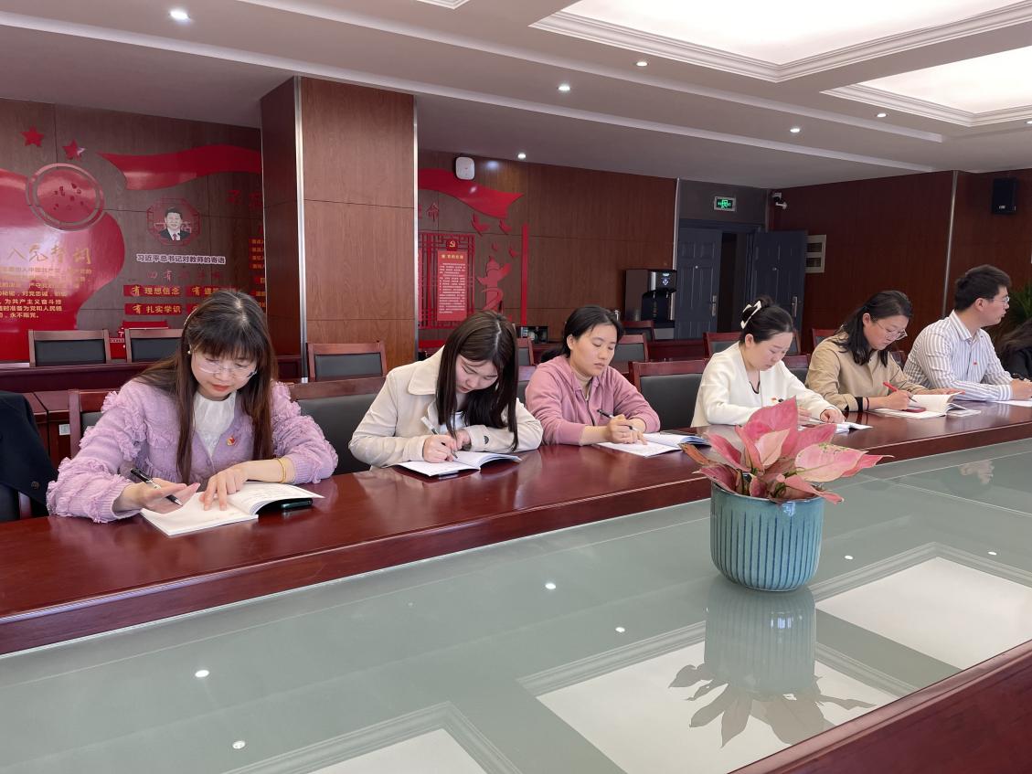 【石抱树·先锋行】(主题党日)中共南京市金陵小学和园校区第一支部_html_72355f8a.jpg