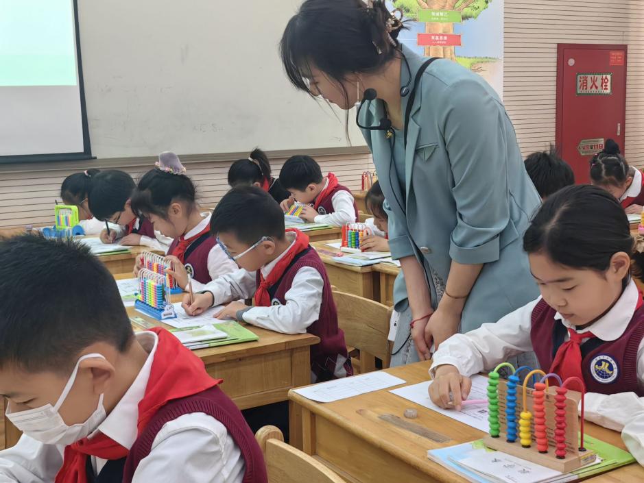 【图文】借助先行组织者策略 促进学生数学理解_html_678af9a7.jpg