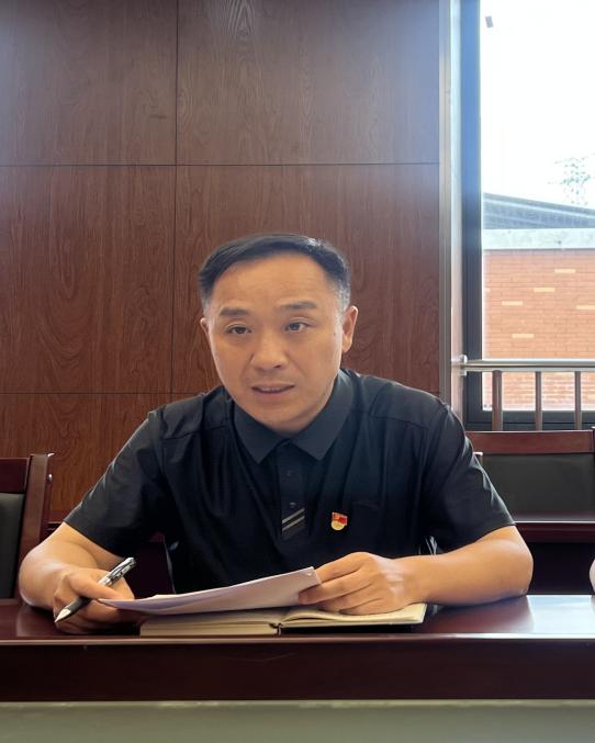 2024.9.30金陵小学党委召开学习会_html_52a29df7.jpg