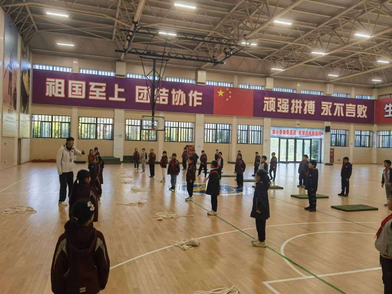 【方堂问道】校本教研——趣味体适能--探索式教学新空间(二)(1)_html_m4e3b1ce6.jpg