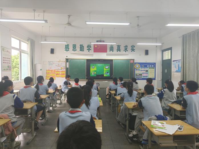 【尚真华电】巧手爱劳动，“粽”享端午情——华电中学开展端午节传统文化教育系列活动_html_m10dde1ab.jpg
