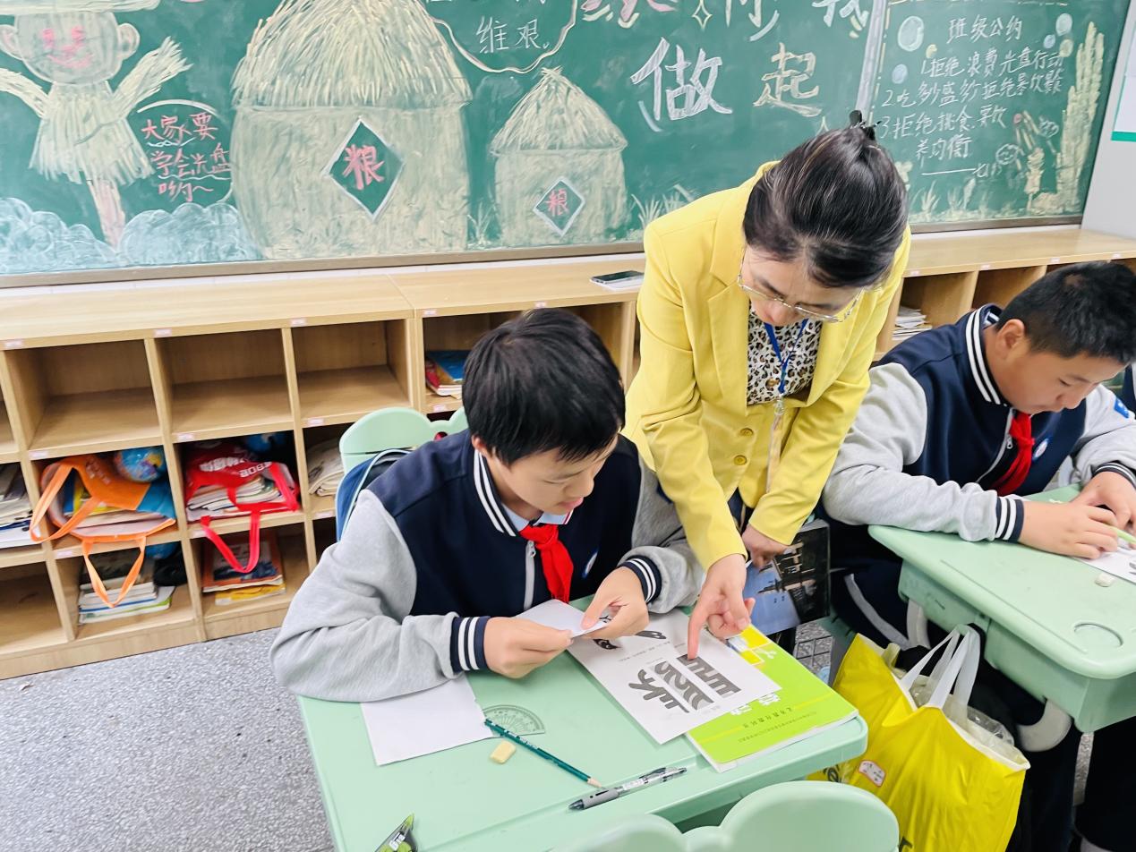 【尚真华电】南京市华电中学迎接劳动教育和体质健康监测工作专项督导_html_60f75eac.jpg