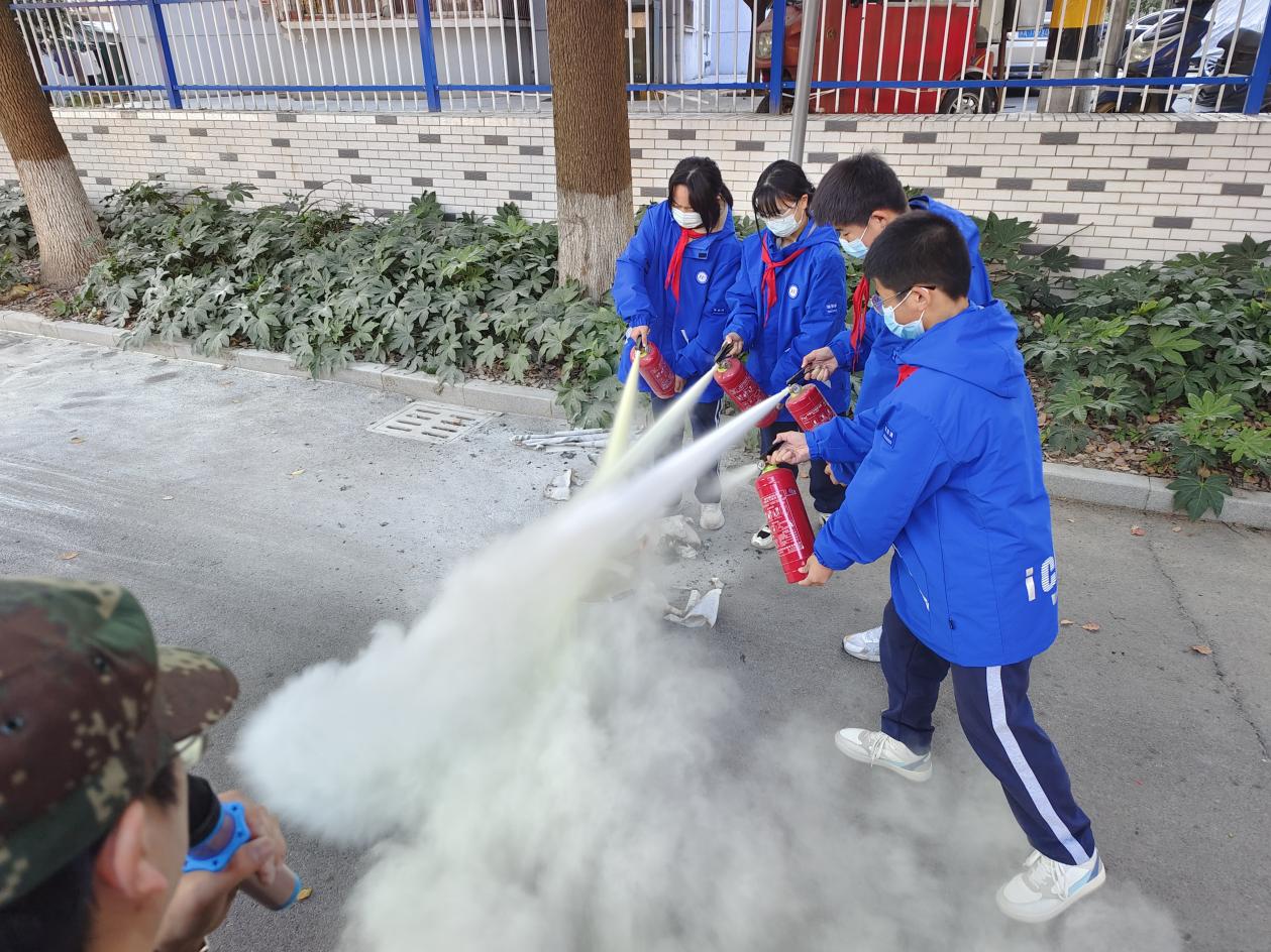 消防演练新闻稿_html_11ea202.jpg