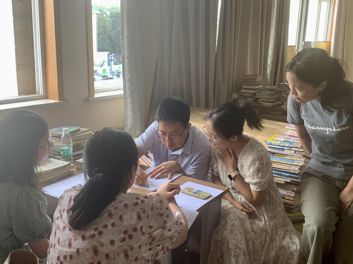 2023年青年教师培训会新闻稿（初稿）_html_4d416429.jpg