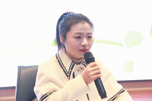 徐昕.jpg