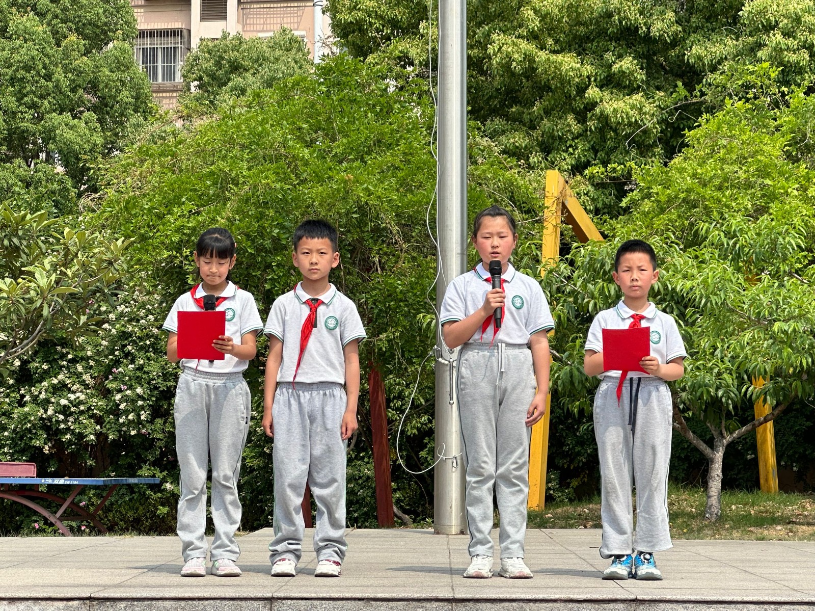 【花港一小】弘扬民族精神 凝聚强国力量——花港一小第十二周主题升旗仪式