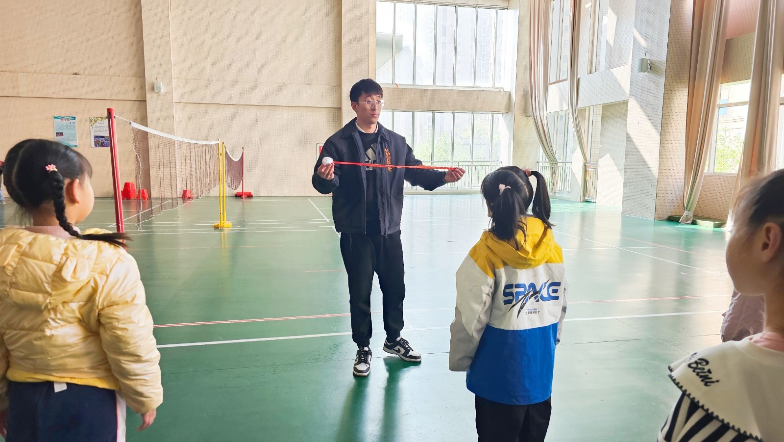 蔡啸林老师执教《正面投掷轻物》.jpg