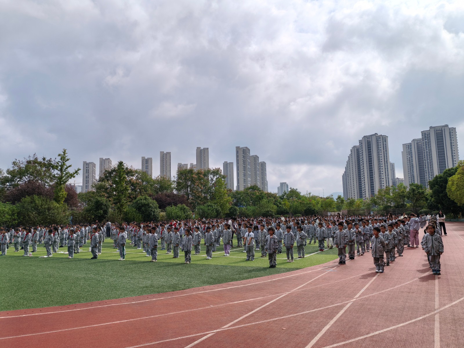 【花港一小】第八周主题升旗仪式