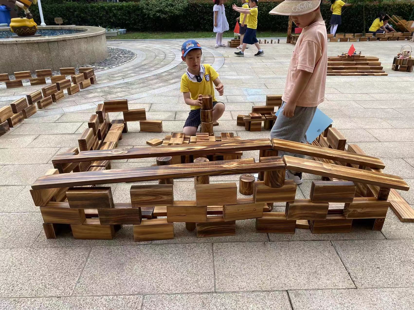 搭建幼儿园.jpg