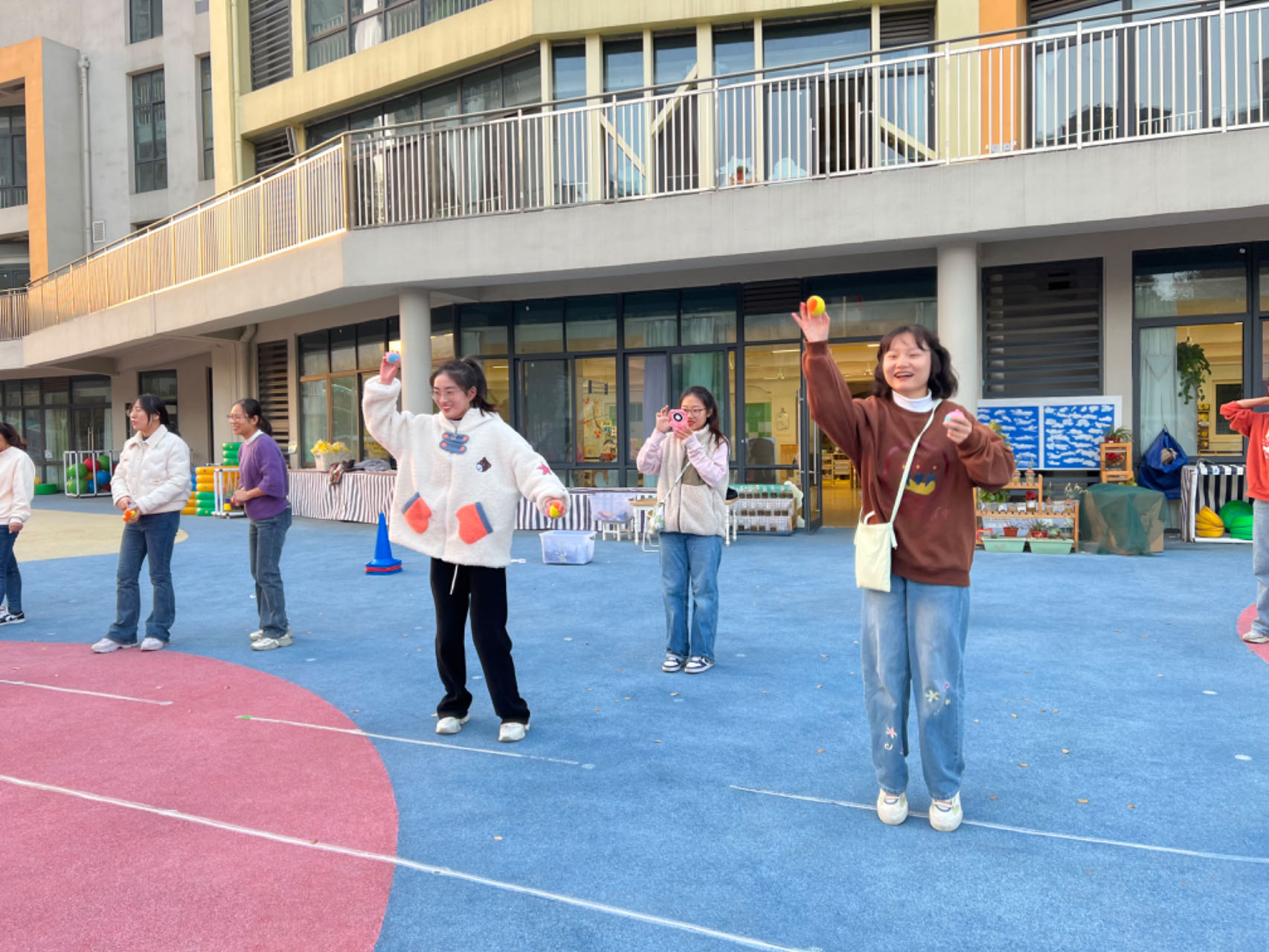 教师趣味运动会_html_m76e3adf4.jpg