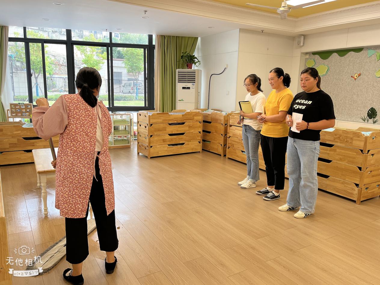 保育员跟岗新闻9.7_html_m1f093a6.jpg